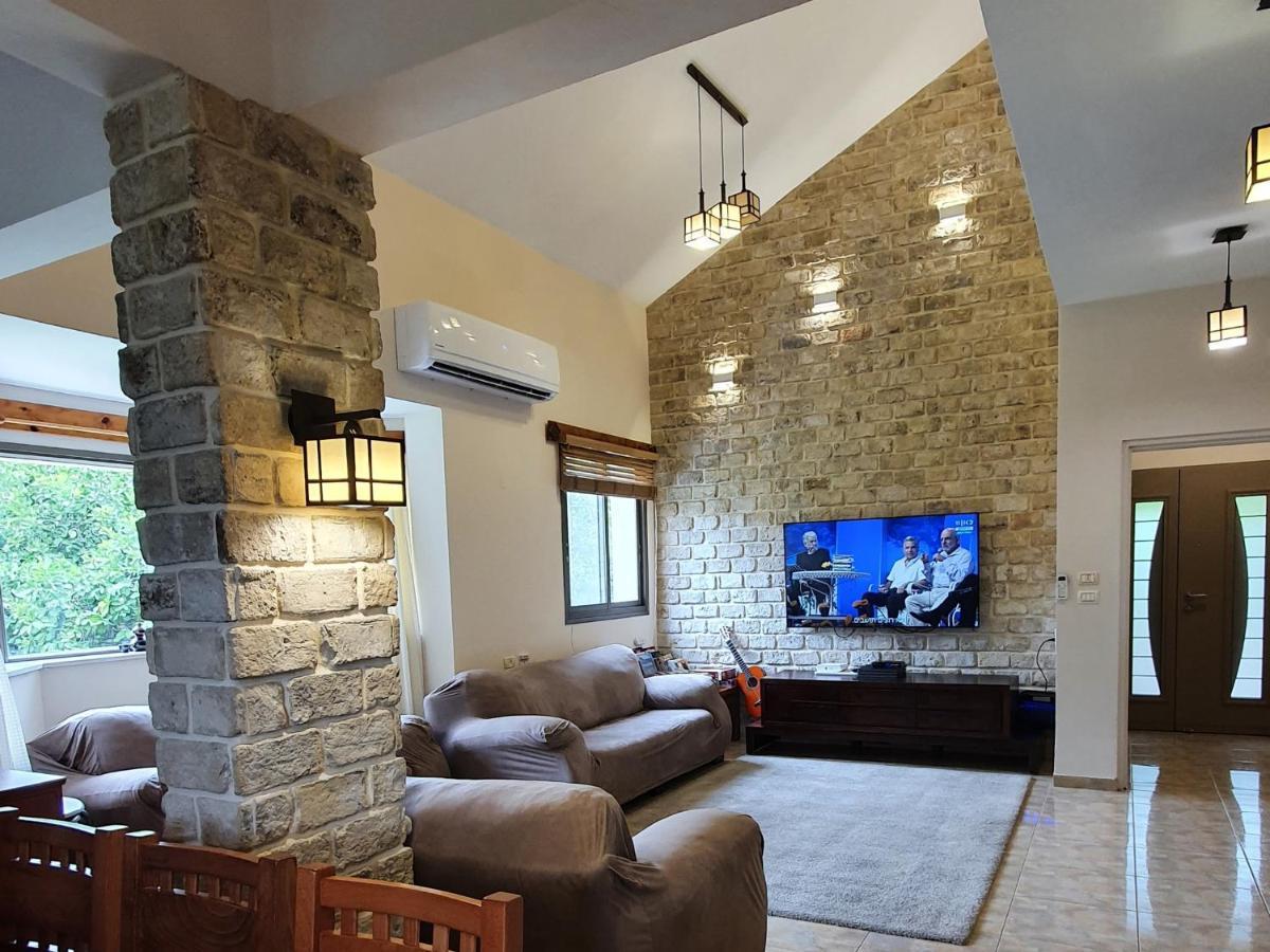 Huge & Private Villa In Kibbutz Metsudat Menahem Ussishkin Alef Exterior foto